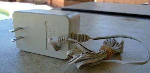 Packard Bell TC-090100 9VDC 1.0A AC Adapter