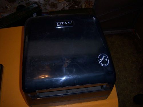 Paper Towel dispenser Titan 2 sensor activated
