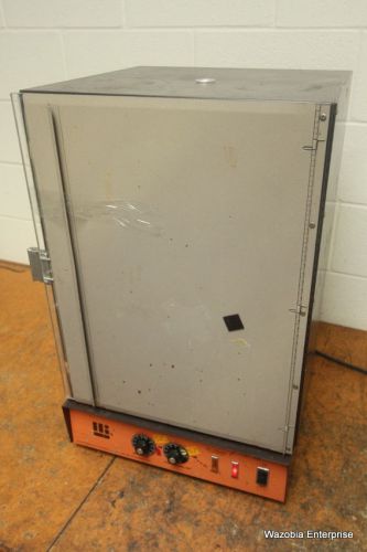 CSE CHICAGO SURGICAL &amp; ELECTRICAL LAB-LINE MODEL 300 OVEN INCUBATOR