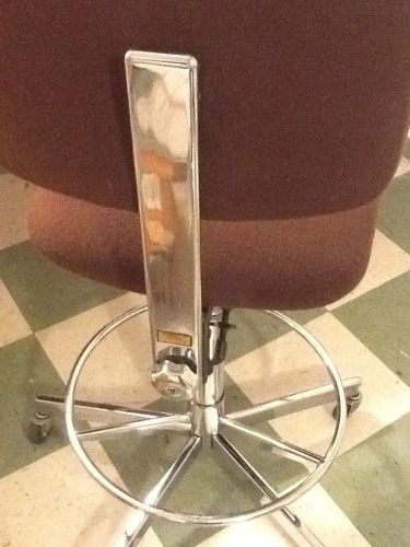 VINTAGE TALL SWIVAL OFFICE CHAIR UGA LABEL BROWN CHROME SMOOTH