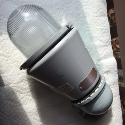 Appleton Electric A-51 Series Vented Explosion Proof Industrial Light Fixture #3
