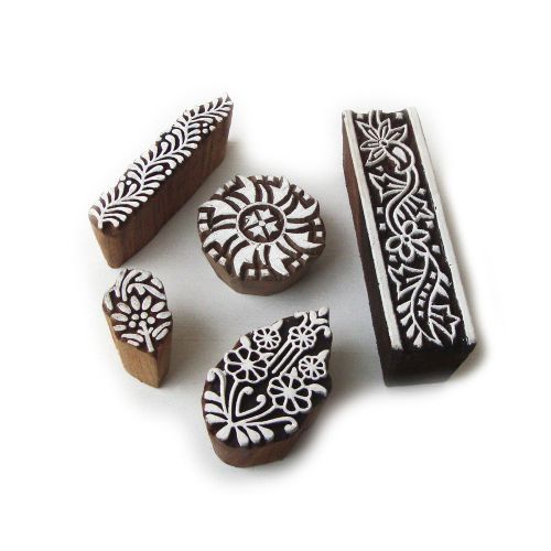 Indian handcarved floral pattern wooden printing tags (set of 5) for sale