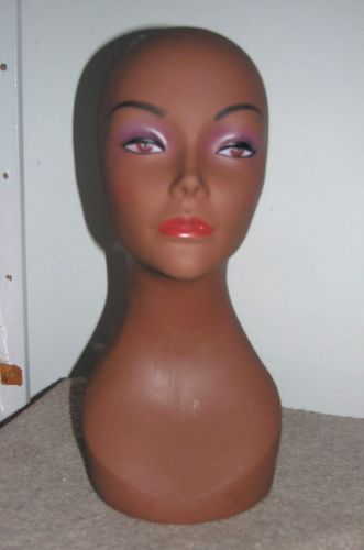* Mannequin Wig Bust 16&#034; tall (vintage?)
