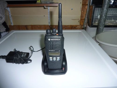Motorola HT 1250LS + 16 Channel UHF Radio with Base Charger MInt