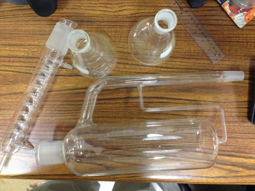 Liquid liquid extraction setup (flasks and condenser included) - Nearly new!