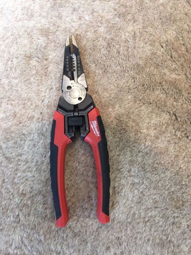 Milwaukee 6 in 1 Combination Pliers - Wire Stripper Bolt Cutter Rust Protection