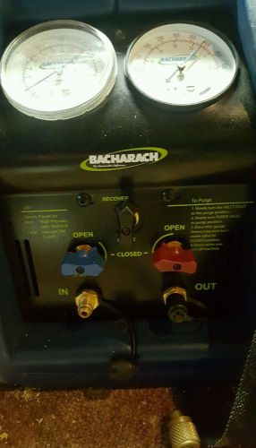 BACHARACH STINGER 2000 COMMERCIAL REFRIGERANT RECOVERY UNIT USED