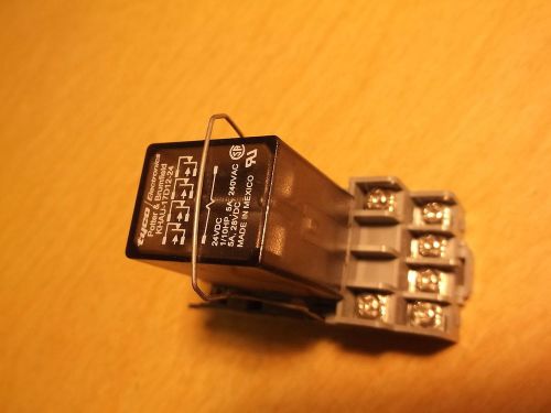 Idec SY4S-05 Relay and Socket 98710C *FREE SHIPPING*