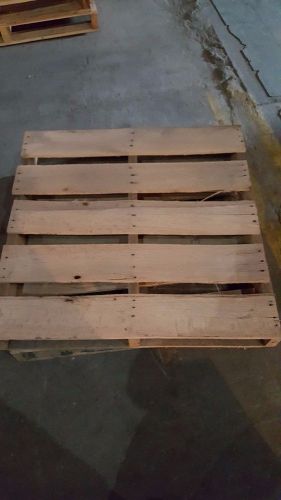 Wood pallets for barrels, Grade A, non standard size: 24&#034;x24&#034;x4.5&#034; (LxWxH)