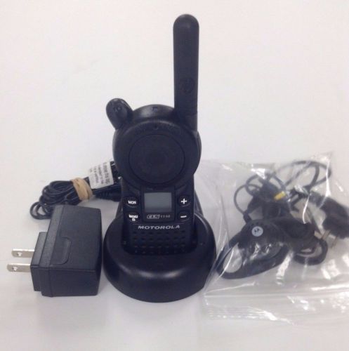Cls1110 5-mile 1-channel uhf 2-way radio good condition w/ charger &amp; earpiece for sale