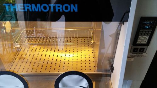 Thermotron CDS-5 Cytogenic Humidity/Drying Environmental Test Chamber