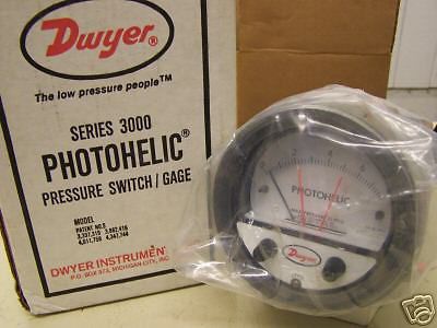 Dwyer Photohelic Pressure Switch/Gage A3002C