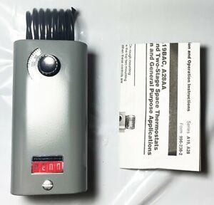 Johnson Controls A19BAC-15C 120/208/240V SPDT Coiled Bulb Space Thermostat