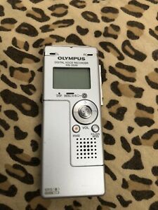 OLYMPUS WS-300M Handheld Digital Voice Recorder  Tested And Working!