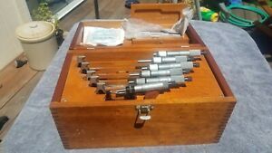 Vintage Starrett (0&#034; - 6&#034;) Carbide Anvil Micrometer Set in original mahogany box