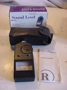RADIO SHACK SOUND LEVEL METER 33-2050