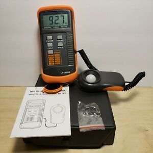 Dr.Meter LX1330B Digital Illuminance/Light Meter, 0 - 200,000 Lux Luxmeter