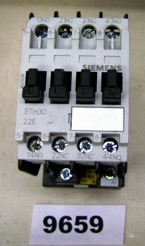 (9659)  Siemens Relay 3TH3022-OA 4P 120V