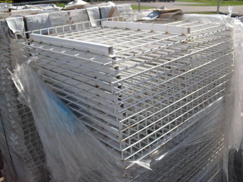 Used 30&#034;x47&#034; Wire Decking (40 Units)
