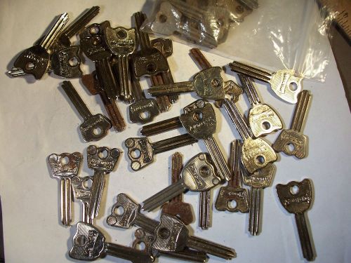 48  OLD VINTAGE 36  ORG  MASTER  PADLOCK          UNCUT KEYS      LOCKSMITH