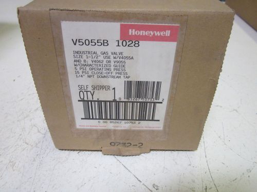 HONEYWELL V5055B 1028 GAS VALVE 1-1/2&#034; *NEW IN A BOX*
