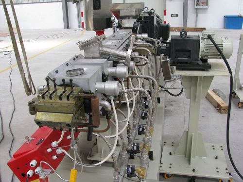 Steer alpha 40e co-rotating 100hp twin screw extruder 42 ld 1200 rpm for sale