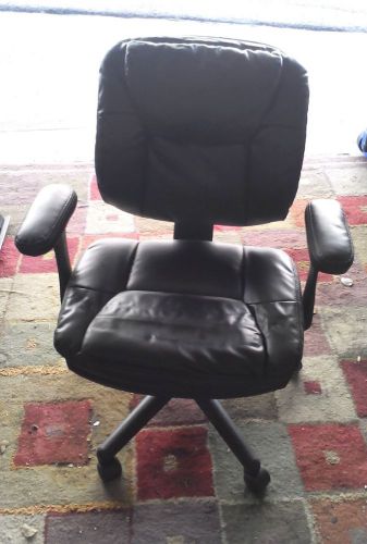 Office chair black local pick up only please read description