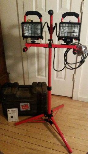 COMMERCIAL ELECTRIC PC500 PORTABLE TWIN HEAD JOB/WORK LIGHT AND TRIPOD