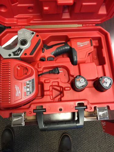 Milwaukee 2470-21 M12 12V Cordless PVC Shear Kit (with Battery &amp; Charger)