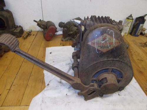 Antique Briggs Y  hit and miss gas engine F FH FI WMB WI H
