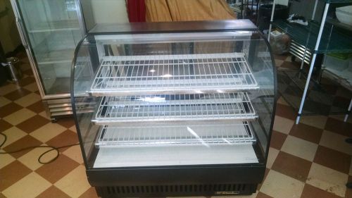 True 50&#034; Curved Glass Dry Pastry Display Case TCGD-50