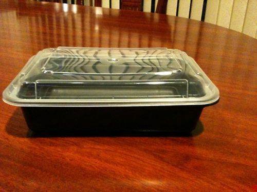 150 BLACK PLASTIC CONTAINERS WITH 150 CLEAR LIDS (38OZ)