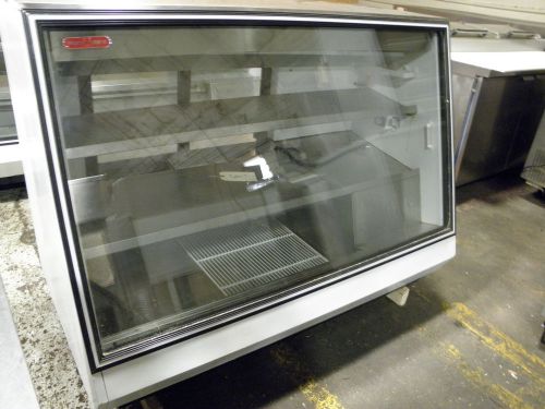 TOR-REY VPM-150 SLANTED GLASS PASTRY DELI MEAT DAIRY 59&#034; DISPLAY GRAVITY COIL