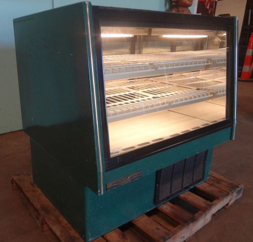 COMMERCIAL &#034; SCHMIDT&#034; LIGHTED REFRIGERATED COLD BAKERY,DELI,CHEESE DISPLAY CASE