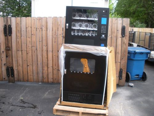 NEW Seaga CBC 716 Snack Soda Combo Vending Machine