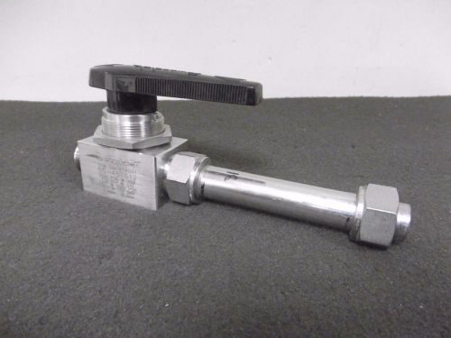 Swagelok ss-45ts12 3/4&#034; ss 40-series ball valve w/ 3-1/4&#034; sleeve coupling tube for sale