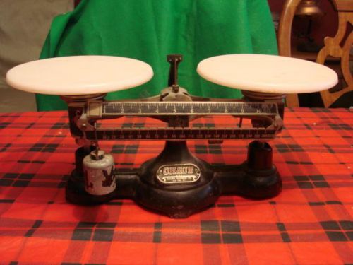 VINTAGE OHAUS NEWARK SCALE WORKS  DOUBLE BEAM BALANCE SCALE  GREAT CONDITION