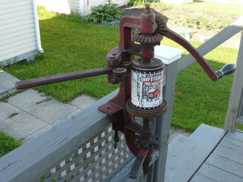 Vintage cast iron hand crank heavy duty seamer sealer for 540 ml can for sale