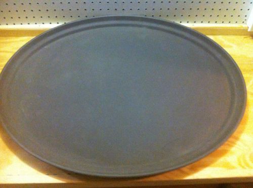 CAMBRO CAMTREAD/SYSCO SYSCOWARE NON SLIP OVAL SERVING TRAYS 27&#034; x 22&#034; - LOT OF 5