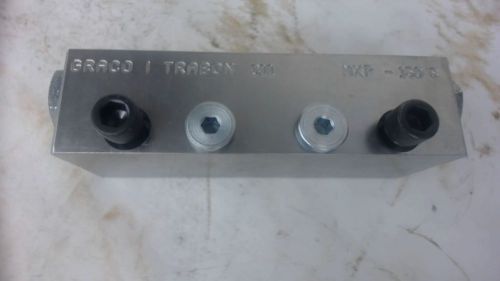 MXP-150S MANIFOLD W/ MOUNTING BOLTS 9 PORTS AS PICTURED