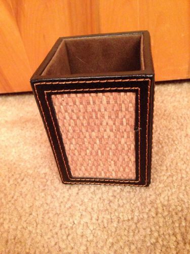 Pen And Pencil Holder Cup Woven Straw Brown Leather Trim 4&#034; X 3&#034; Desk Top Signed