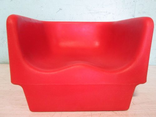&#034;CAMBRO&#034;  H.D. COMMERCIAL RESTAURANT STACKABLE POLYETHYLENE BOOSTER CHAIR