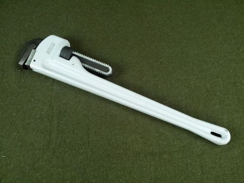 Unused berkley 24&#034; aluminum pipe wrench bt-71024 for sale