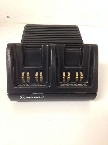 Motorola VISAR Portable Radio Dual Slot Desk Battery Charger NTN7510C AA16742