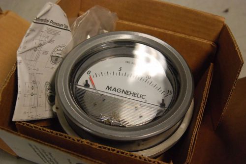 Dwyer, 2215, gauge differential pressure 0-15 psi, new in box for sale