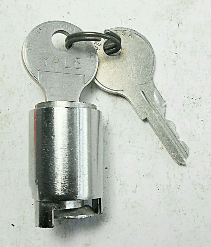 Yale Aluminum Lock &amp; Key Used Vending Soda Candy Machine Part Collectible