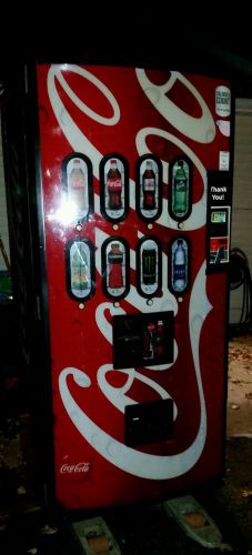 Royal 660 Soda / Beverage Vending Machine with Coke front