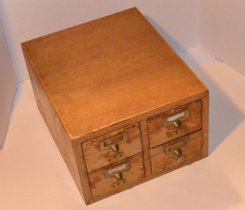 VINTAGE OAK WOOD 4 DRAWER LIBRARY FILING CARD CATALOG! CABINET! BRASS HARDWARE!