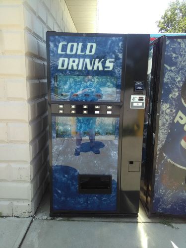Live display soda machine Dixie Narco