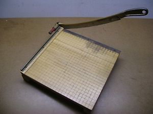 Vintage INGENTO No. 4 Guillotine PAPER CUTTER Trimmer Ideal School Supply SHARP!